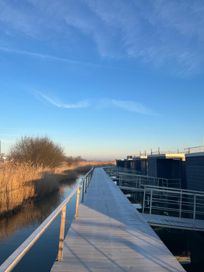 Hausboot Der Frieslaender Im Wangermeer Шилліг Екстер'єр фото