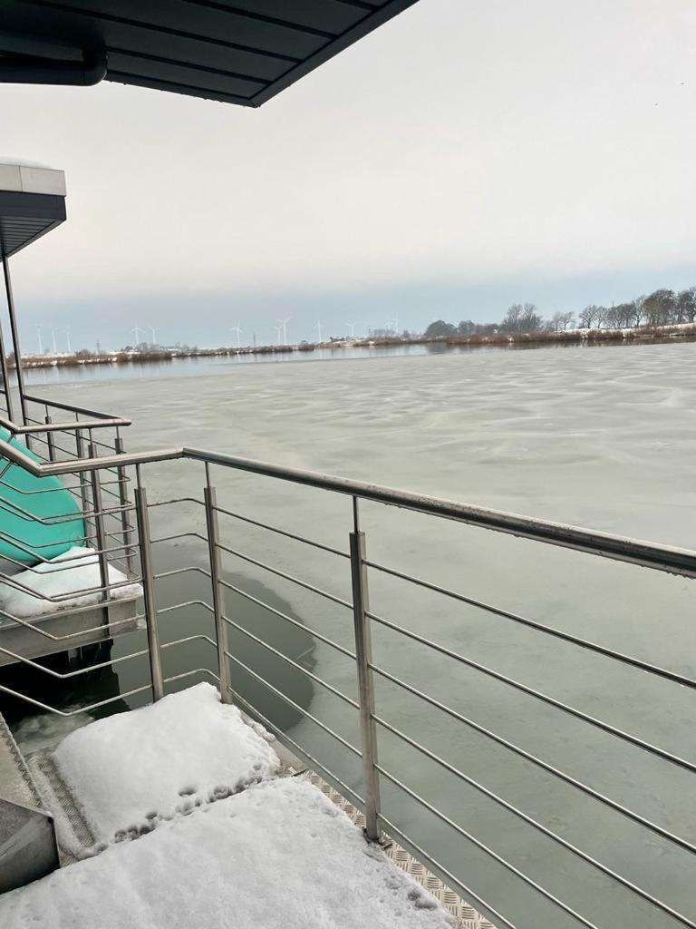 Hausboot Der Frieslaender Im Wangermeer Шилліг Екстер'єр фото